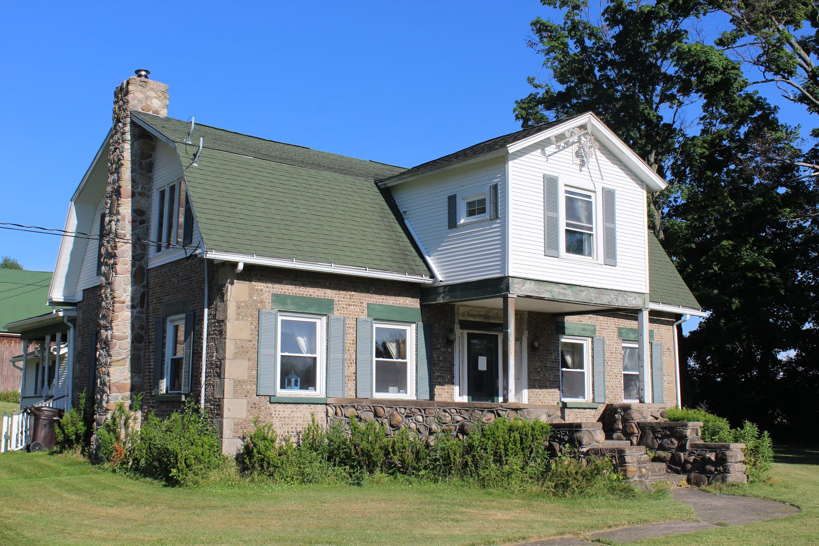 Carlton - 1685 East Kent Road